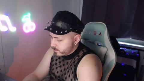 Snapshot of xfabian_love chatting on October 17, 11:36 am F A B I A N online show from October 17, 11:36 am