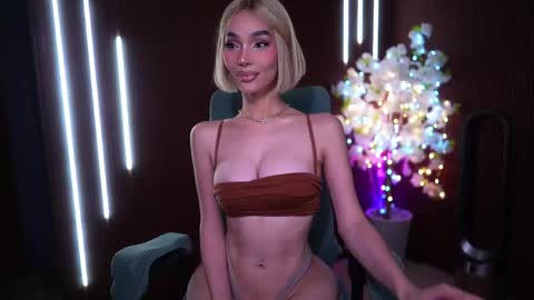 Anne online show from April 13, 7:56 am