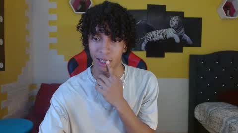 Snapshot of xion_ez chatting on September 25, 10:39 pm xion_ez online show from September 25, 10:39 pm