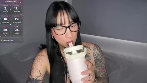 xisisxx online show from March 17, 9:53 pm