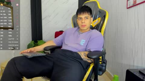 Snapshot of xkevyn chatting on September 24, 12:23 pm online show from September 24, 12:23 pm