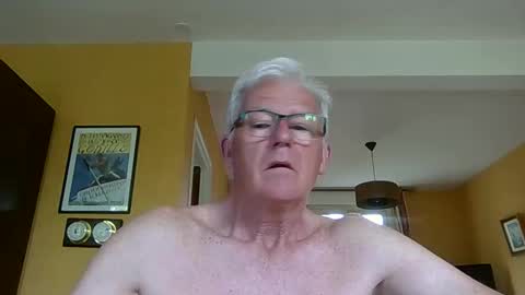xmaeg3 online show from May 6, 8:20 am