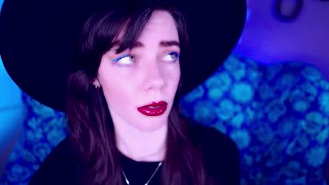 Bella Bondai online show from October 28, 7:09 am