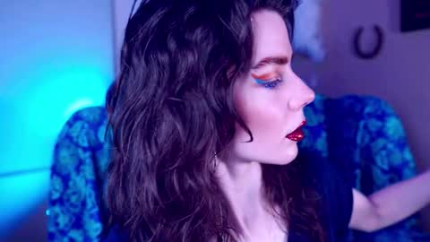 Bella Bondai online show from February 11, 3:43 am