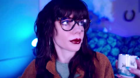 Bella Bondai online show from November 15, 4:47 am