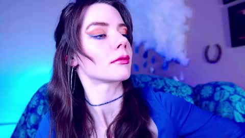 Bella Bondai online show from February 21, 8:39 am