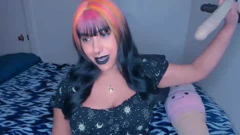 Rae  online show from December 6, 6:33 pm