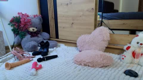 Cherry online show from May 9, 5:02 am