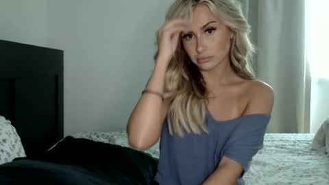 Lacey Loo online show from July 17, 5:59 pm