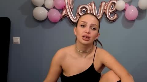 Snapshot of xsexycouples chatting on February 14, 8:37 pm AnnaMaee online show from February 14, 8:37 pm