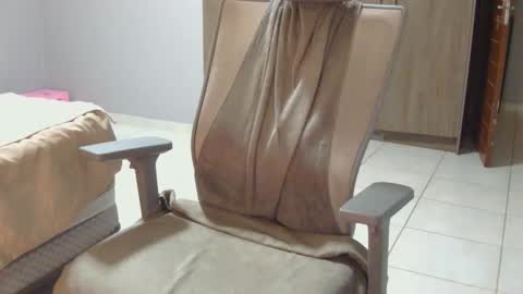 spykeXtee online show from September 27, 3:04 am