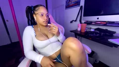 xStarGazingx online show from March 3, 7:26 am