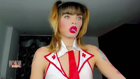 Snapshot of xthesexyboyx chatting on October 17, 8:29 am Femboy Exotic online show from October 17, 8:29 am