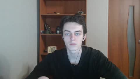 traqqq online show from December 3, 7:14 pm