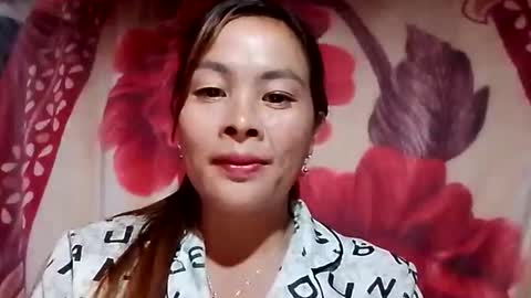 xuxulove00 online show from December 5, 4:44 am