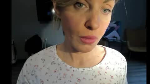 xvaleriax0 online show from September 14, 12:50 pm