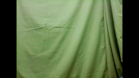 Snapshot of xx_winwin_xx chatting on October 7, 12:39 am Mariel online show from October 7, 12:39 am