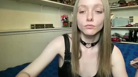 Snapshot of xxloveanastasia chatting on September 19, 5:38 pm LoveAnastasia online show from September 19, 5:38 pm