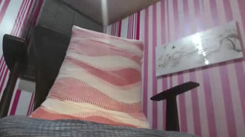 xxrowenatastycockforyouxx online show from September 12, 5:20 am