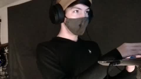 Snapshot of xxwhitefoxx chatting on February 28, 6:54 am David Fox online show from February 28, 6:54 am