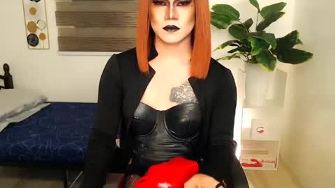 QueenMarina online show from April 4, 9:11 pm