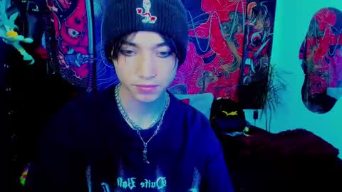 Snapshot of xzerox_ chatting on October 23, 12:39 pm xzerox_ online show from October 23, 12:39 pm