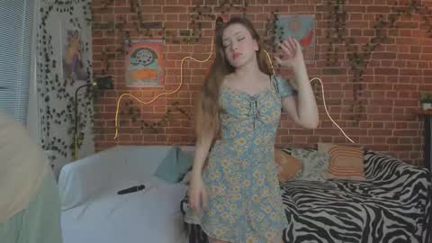 Snapshot of yami_yami_yami chatting on October 15, 1:56 pm Mia and Andry online show from October 15, 1:56 pm