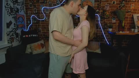 Snapshot of yami_yami_yami chatting on December 3, 3:06 pm Mia and Andry online show from December 3, 3:06 pm