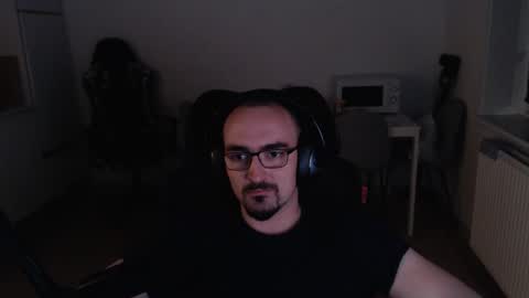 YamilLamal online show from October 31, 12:33 am