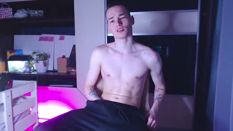 Yan online show from December 15, 8:47 pm