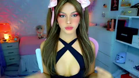 YANG AUDREY LONE online show from October 26, 2:56 am