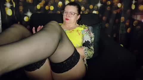 Anika online show from November 28, 5:09 pm