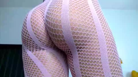 yanira_ass_ online show from December 15, 5:25 am