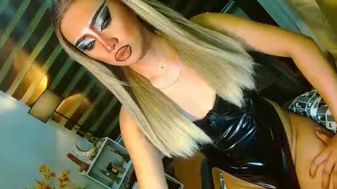 miss yasii online show from May 11, 5:21 pm