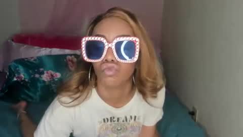 Yasmina online show from January 17, 7:30 am