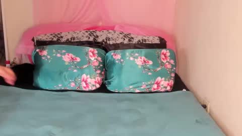 Yasmina online show from February 3, 5:40 am