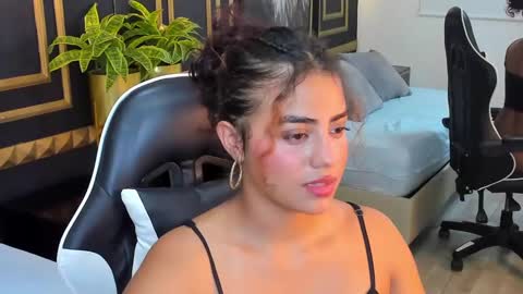 yaya23x online show from February 19, 7:37 pm