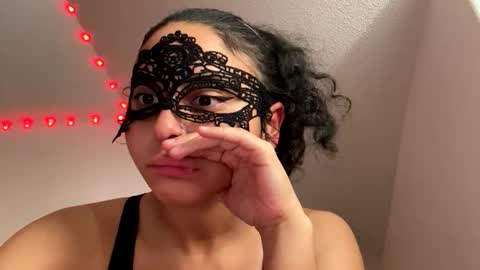 yazzydeleon online show from October 27, 7:08 am