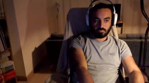 yeeaahoo online show from December 5, 7:44 pm