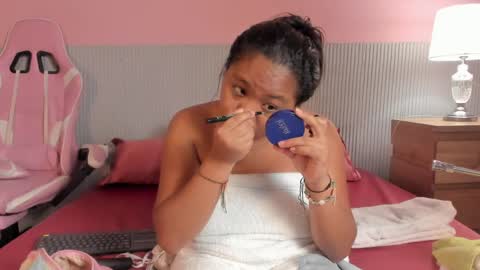 yeika_foxy online show from April 5, 11:40 am