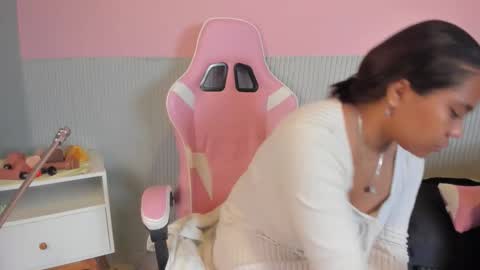 yeika_foxy online show from February 11, 11:36 am