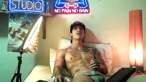 yeisoncastellanos1999 online show from November 27, 8:38 pm