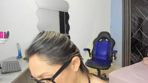 yelena03 online show from October 6, 11:33 pm