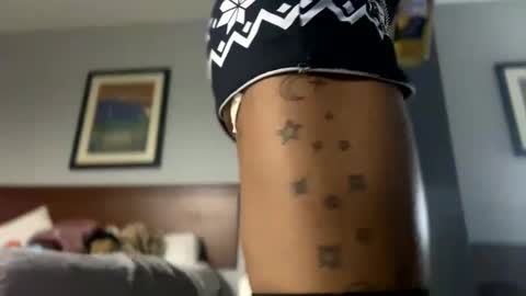 Snapshot of yelladaniella chatting on December 26, 6:41 am Ella Ts online show from December 26, 6:41 am