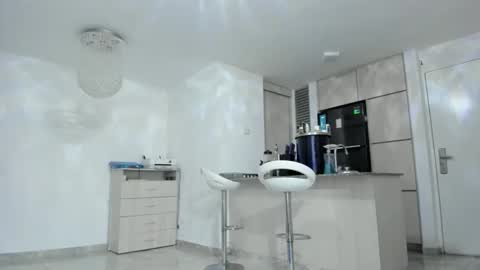 Snapshot of yenlo01 chatting on October 23, 2:02 am yenlo01 online show from October 23, 2:02 am