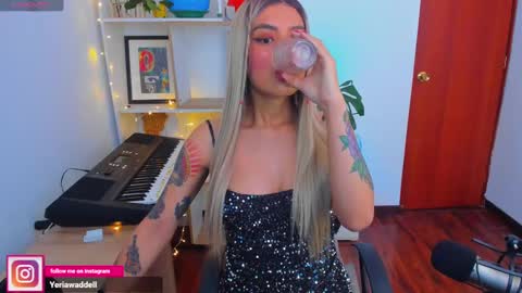 yeriawaddell  online show from December 25, 3:06 pm