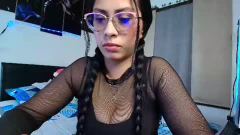 yesie_hot2 online show from July 28, 1:14 am