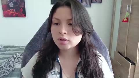 yessica_gomez01 online show from April 23, 7:37 pm