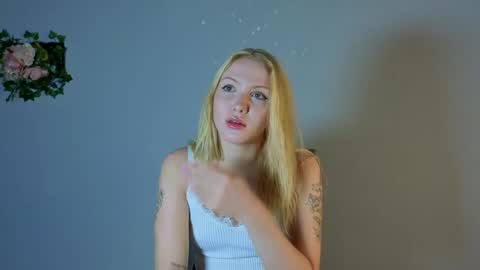 Alexandra online show from November 6, 1:36 pm