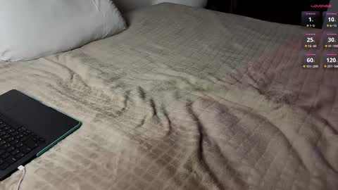 yexes online show from October 23, 2:46 am